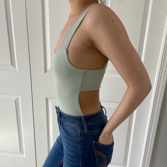 AIRY - Sage Sleeveless Cut-Out Back Bodysuit - Picture 3 of 9